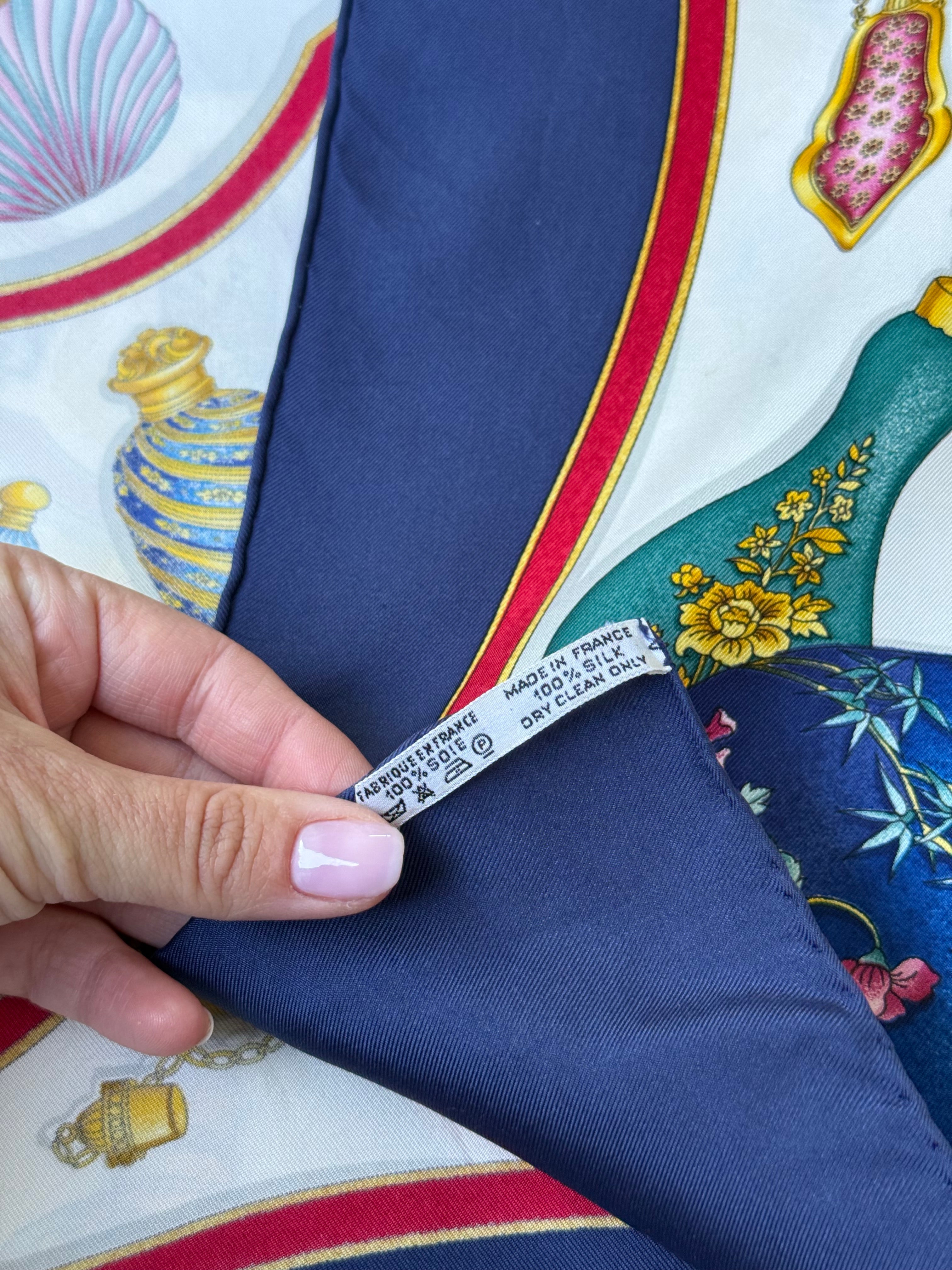 Hermès scarf – Flacons model