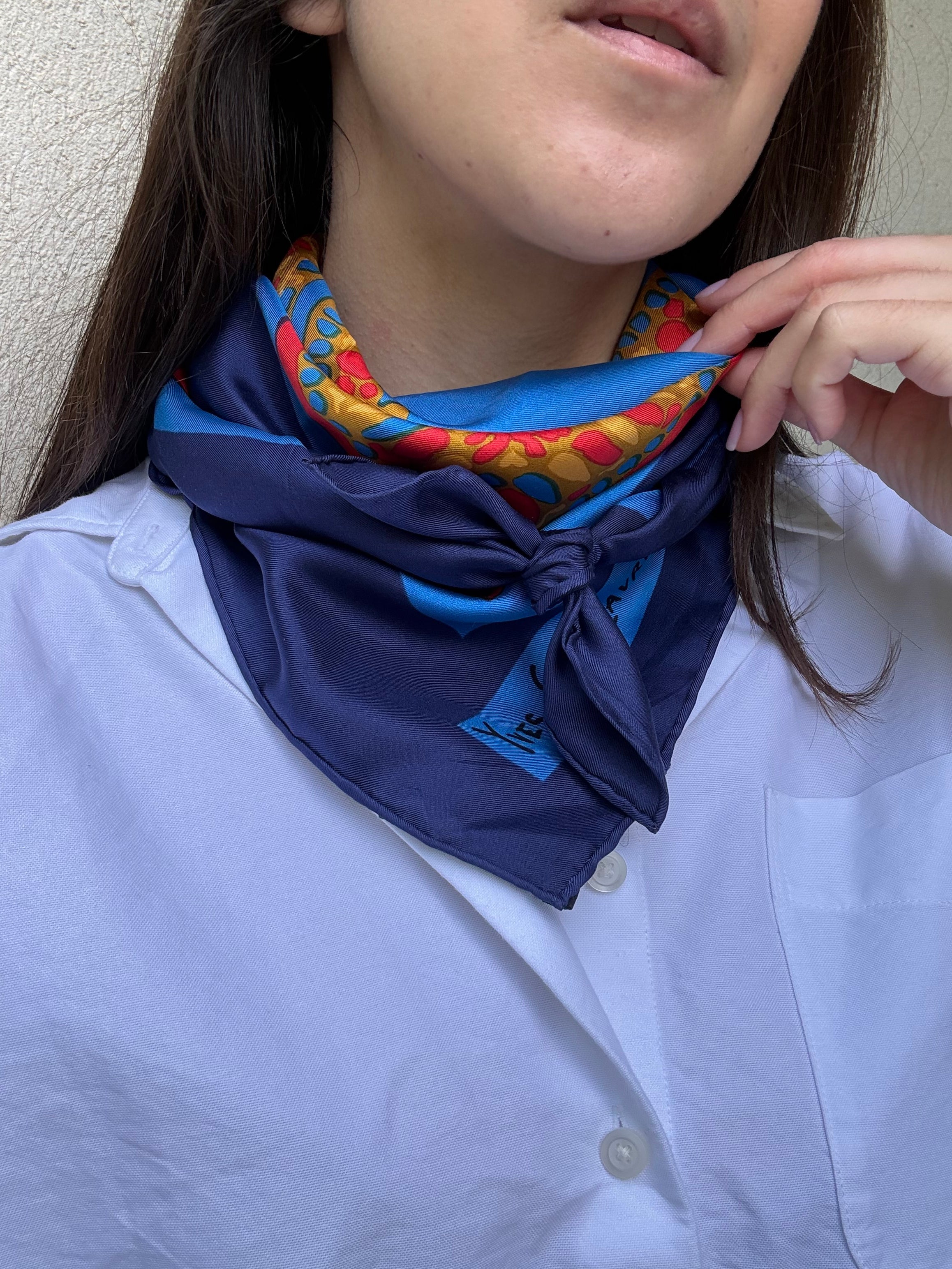 Bufanda Yves Saint Laurent – Estampados gráficos coloridos