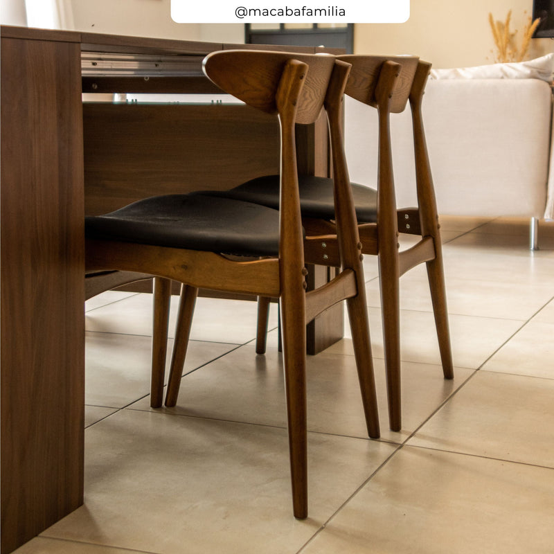 Lot de 2 chaises Josette en cuir synthétique noir et bois d'hévéa