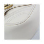 Borsa a spalla Gucci GG Marmont quadrata con patta mini in pelle - Bianco