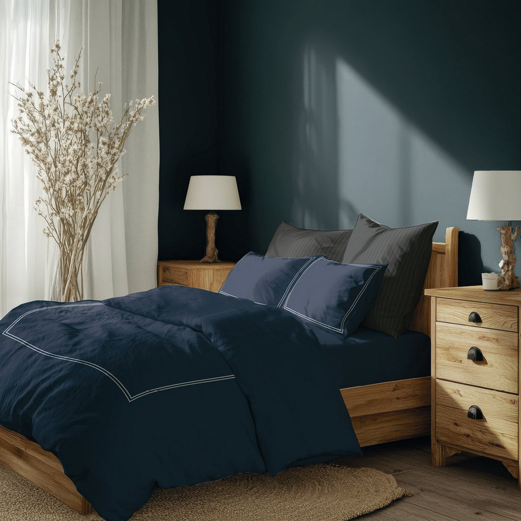 Annecy - Housse De Couette + Taie D'Oreiller - Satin De Coton - Blanc / Bleu Foncé