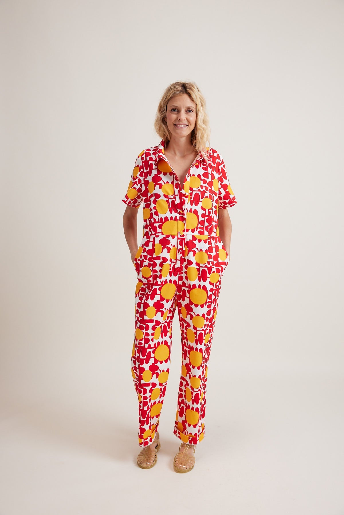Mono de sol rojo Willow