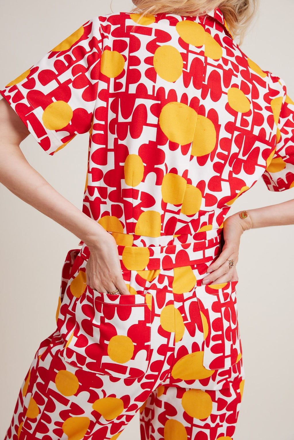 Mono de sol rojo Willow