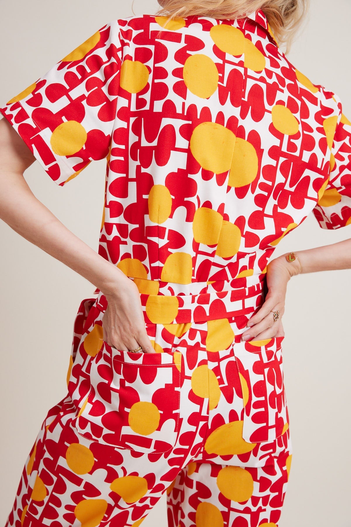 Mono de sol rojo Willow