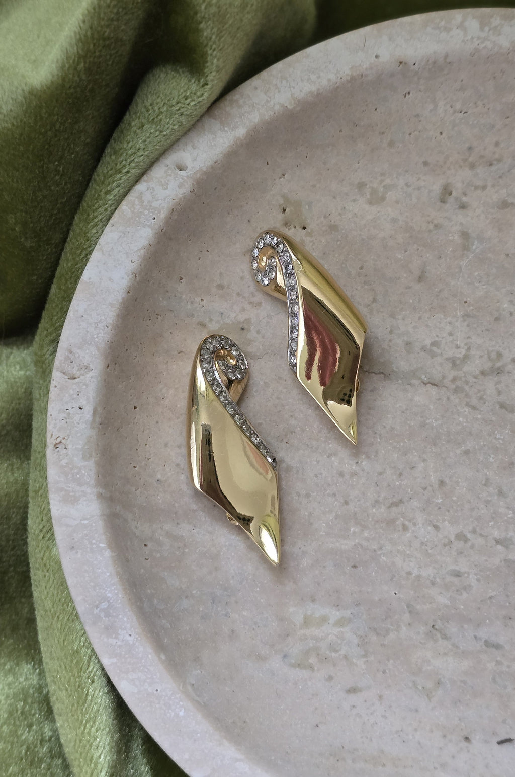 Pendientes de clip llama Givenchy vintage años 1980