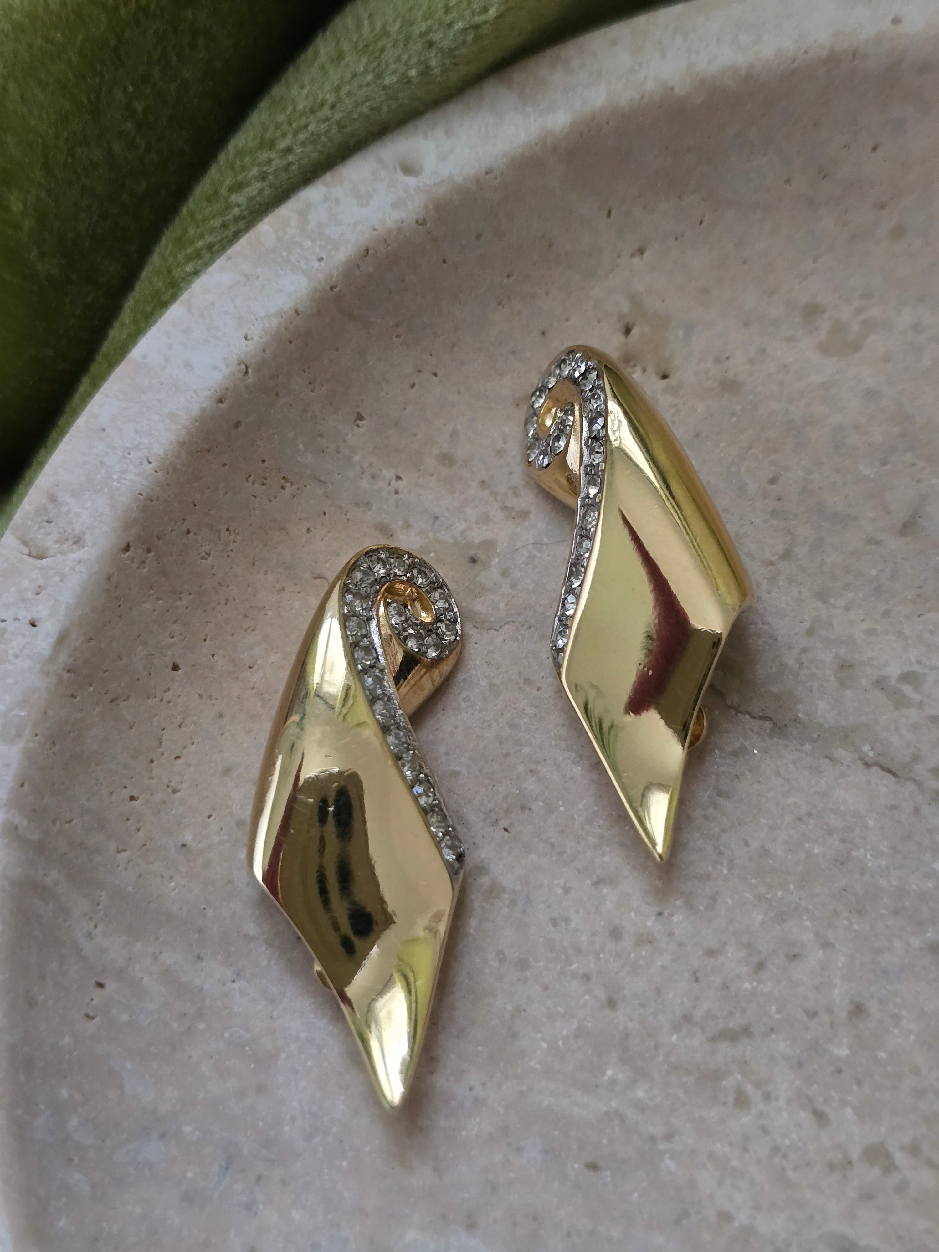 Pendientes de clip llama Givenchy vintage años 1980