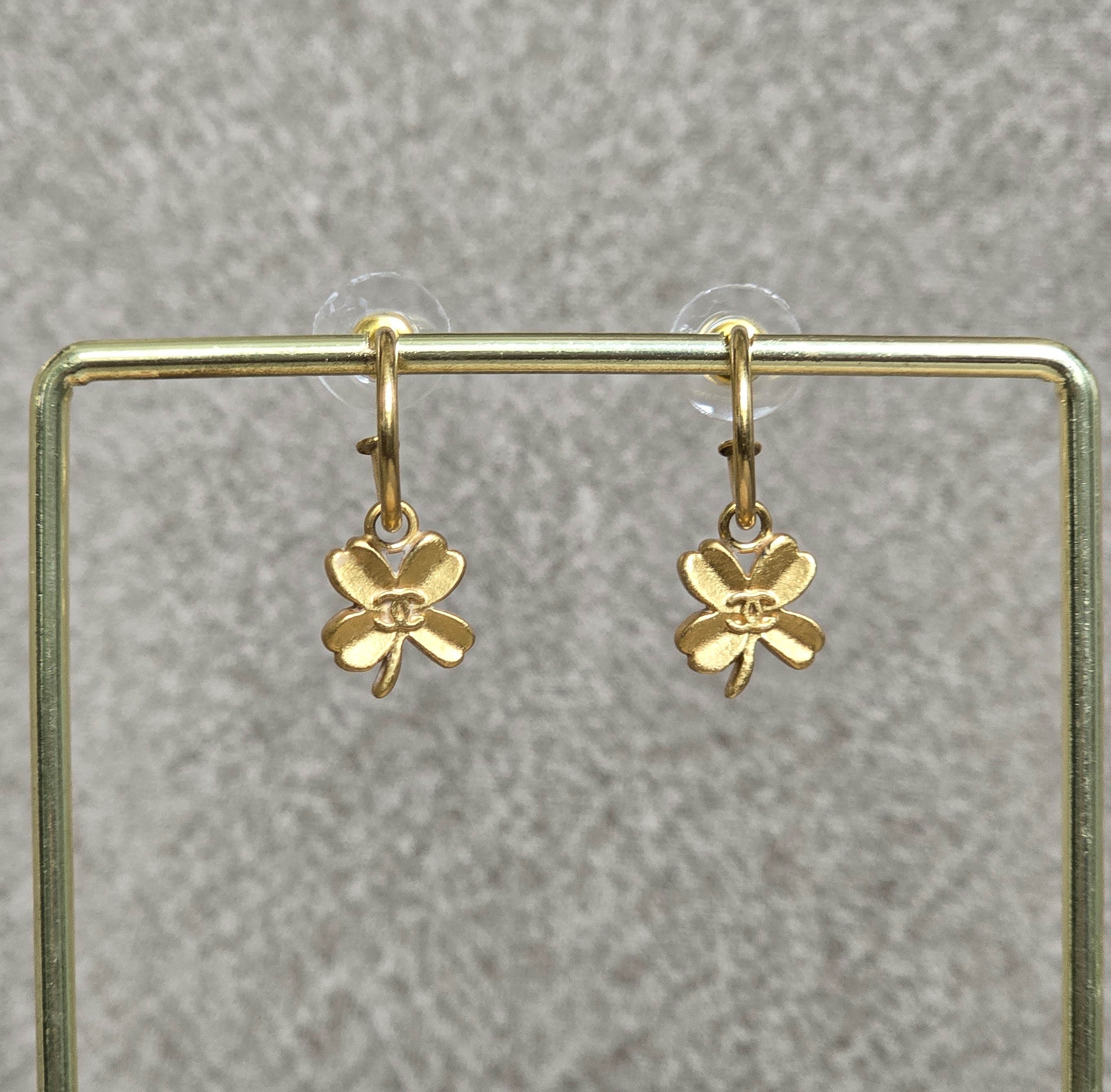 Chanel Boucles D'Oreilles Trèfle 2003