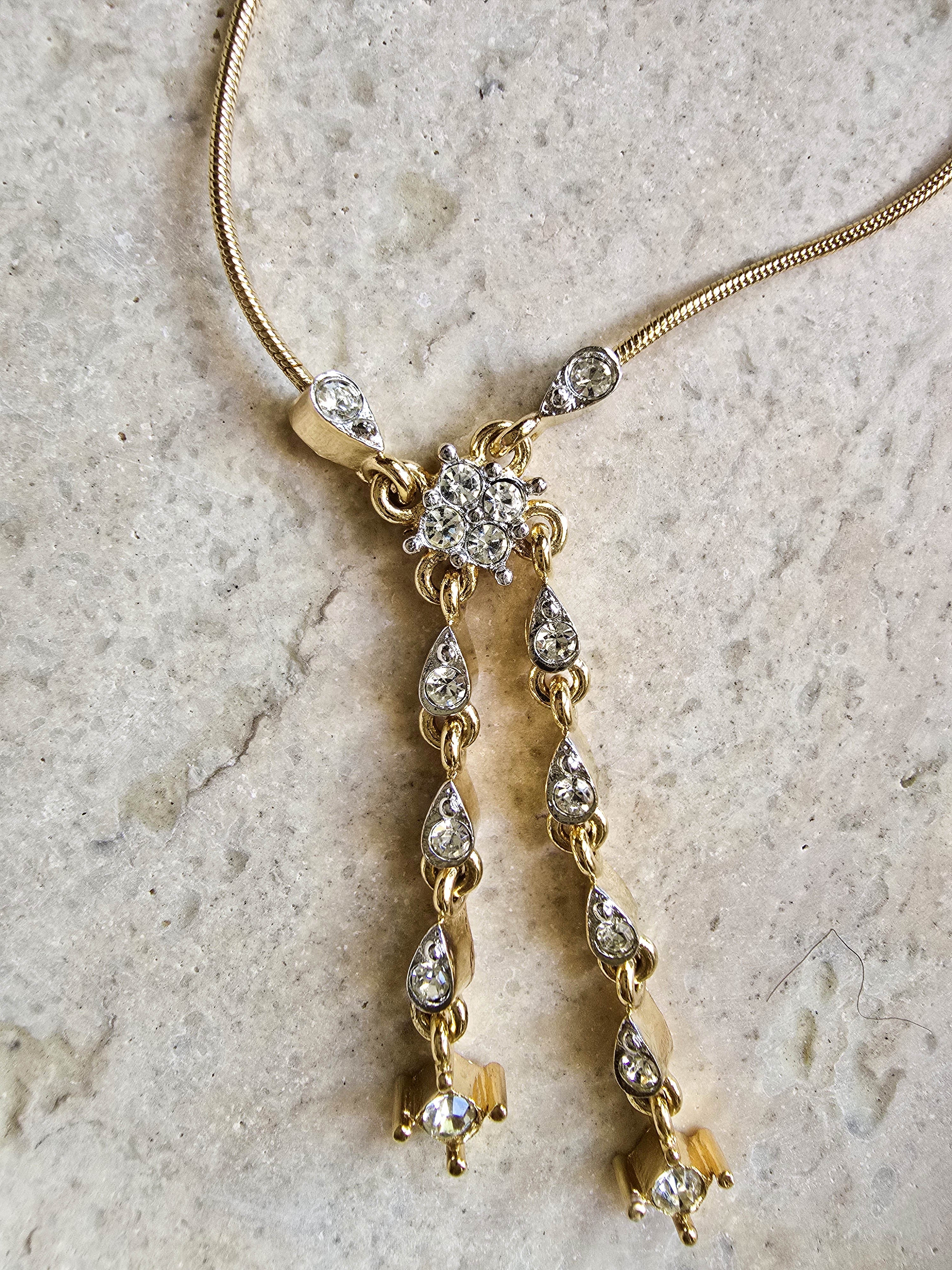 Nina Ricci Necklace Mini Star Pendant