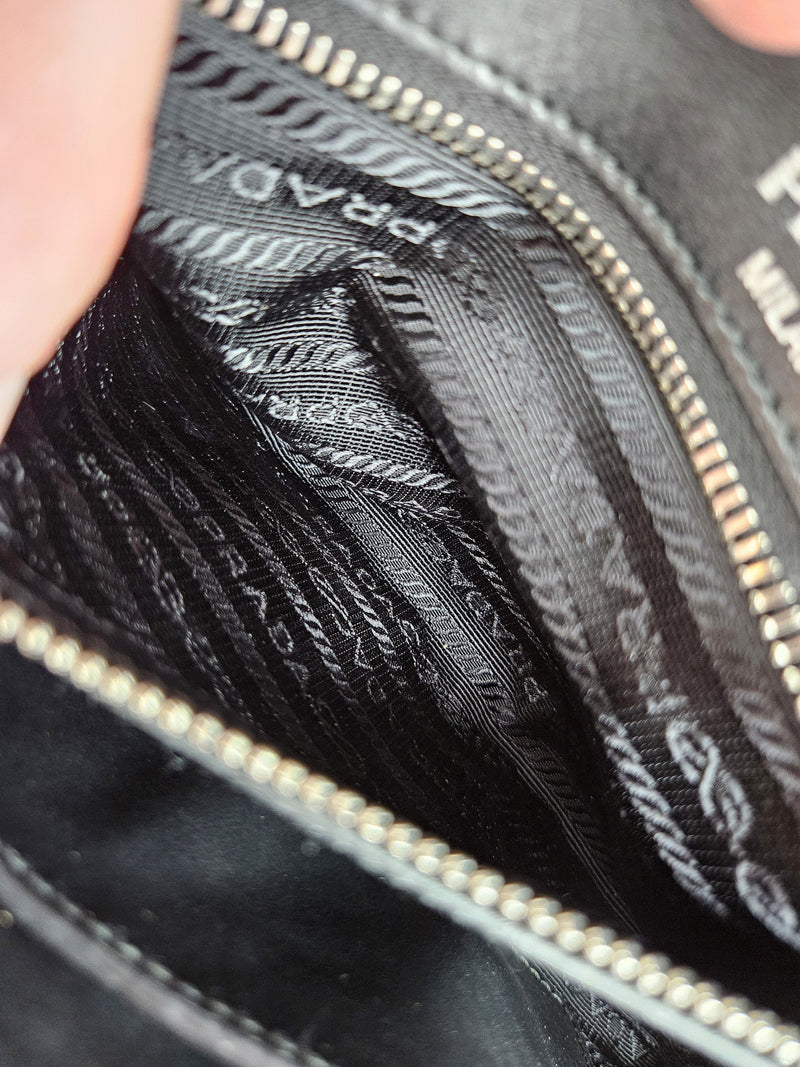 Bolso Prada En Cuero Saffiano Negro