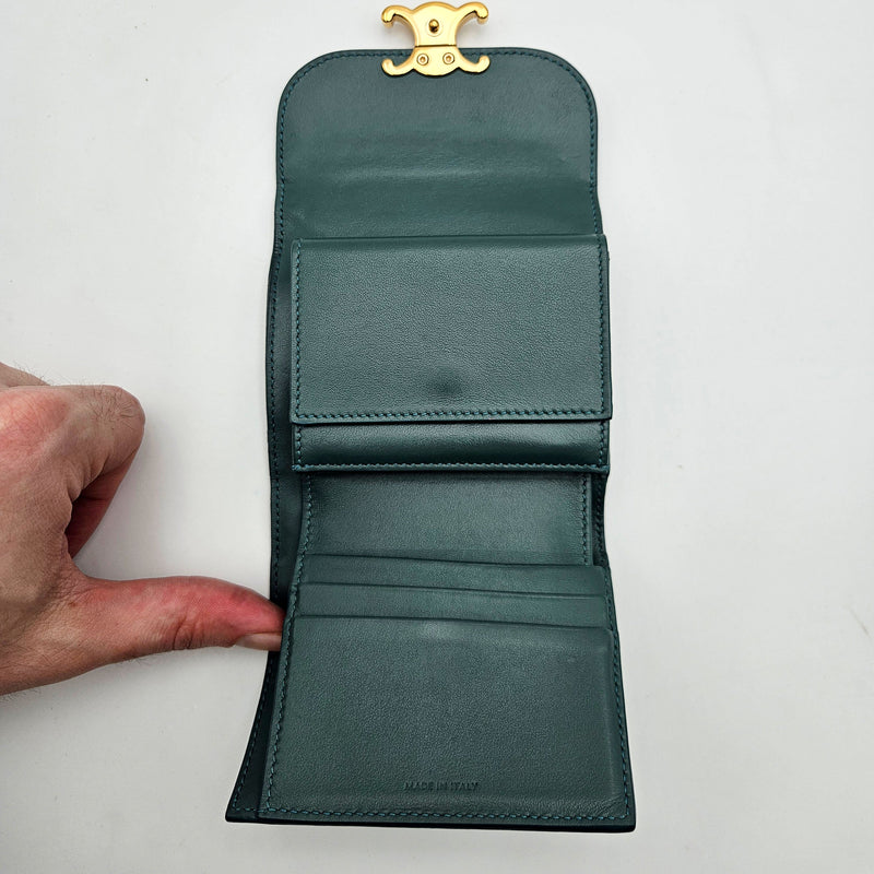 Céline Cartera pequeña con solapa Triomphe