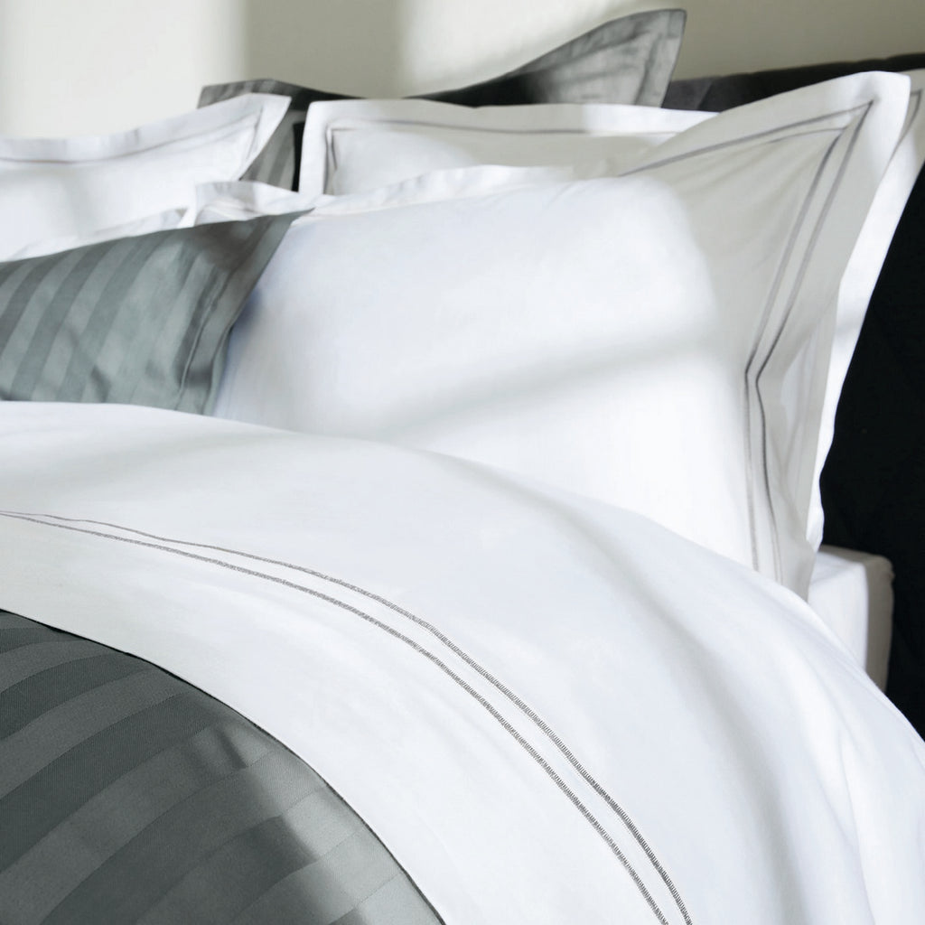 Biarritz - Housse De Couette + 1 Ou 2 Taie(S) D'Oreiller - Satin De Coton - Grey / Blanc