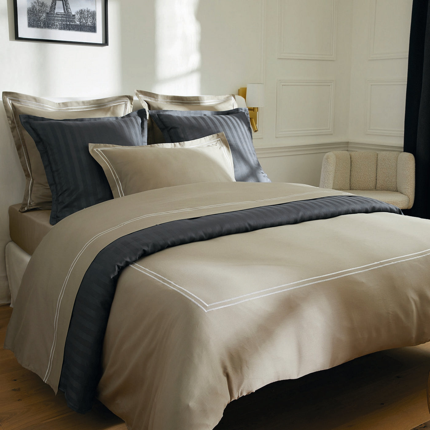 Biarritz - Housse De Couette + 1 Ou 2 Taie(S) D'Oreiller - Satin De Coton - Blanc / Taupe