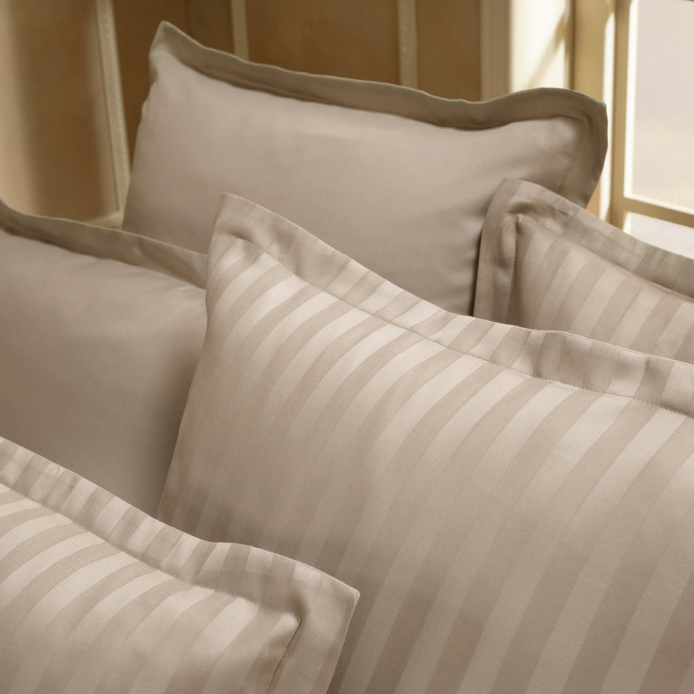 Jacquard - Set De 2 Taies D'Oreiller - Satin De Coton Rayure Tissé Dobby - Taupe 01