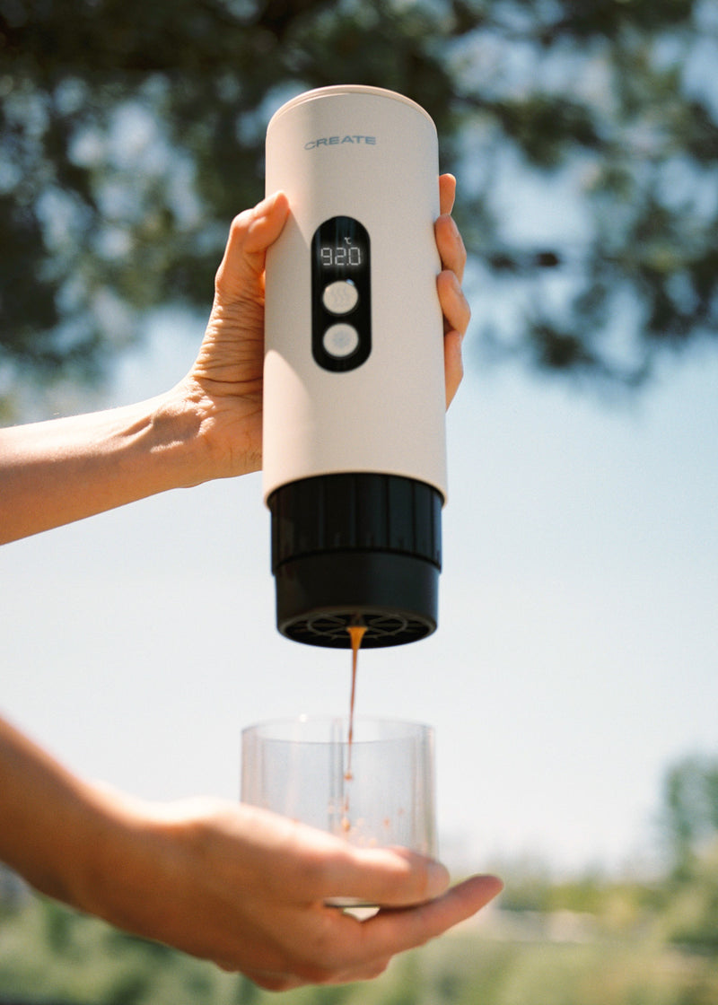 Thera Move - Cafetera espresso portátil de 15 bares para cápsulas y café molido - Blanco roto