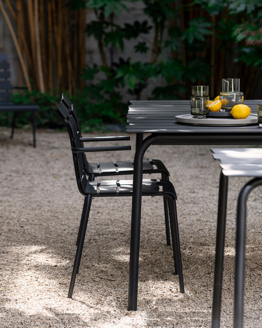 Aligned - Chaise À Accoudoirs - Aluminium - Noir
