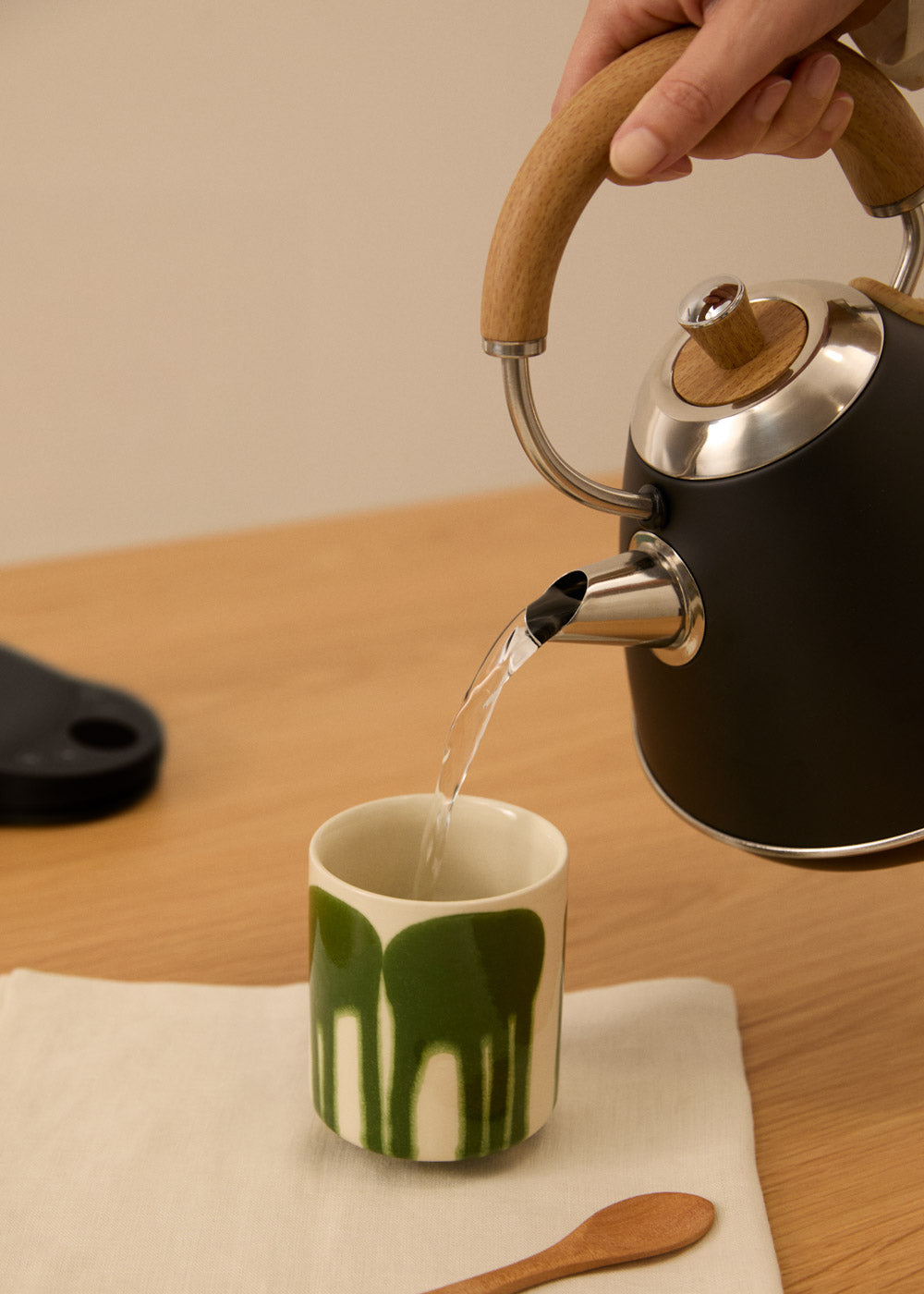 Kettle Retro Pro - Hervidor Eléctrico 1 L - Negro