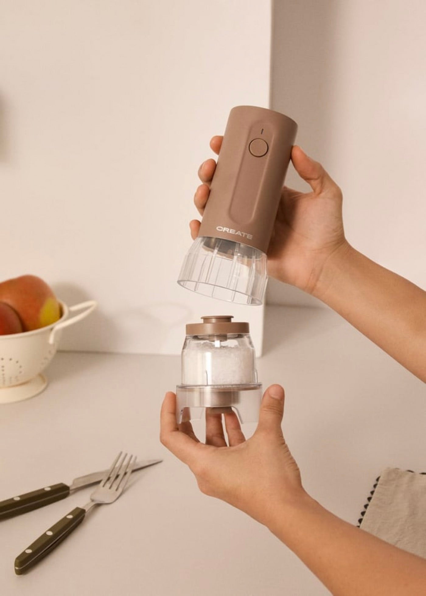 Spice Grinder Studio Pro - Molinillo Eléctrico Para Especias Con Contenedores Intercambiables - Moca