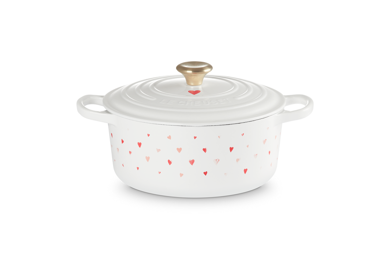Cocotte Ronde Signature - Fonte Émaillée - 22Cm - Motifs Cœurs - Bouton Doré Clair