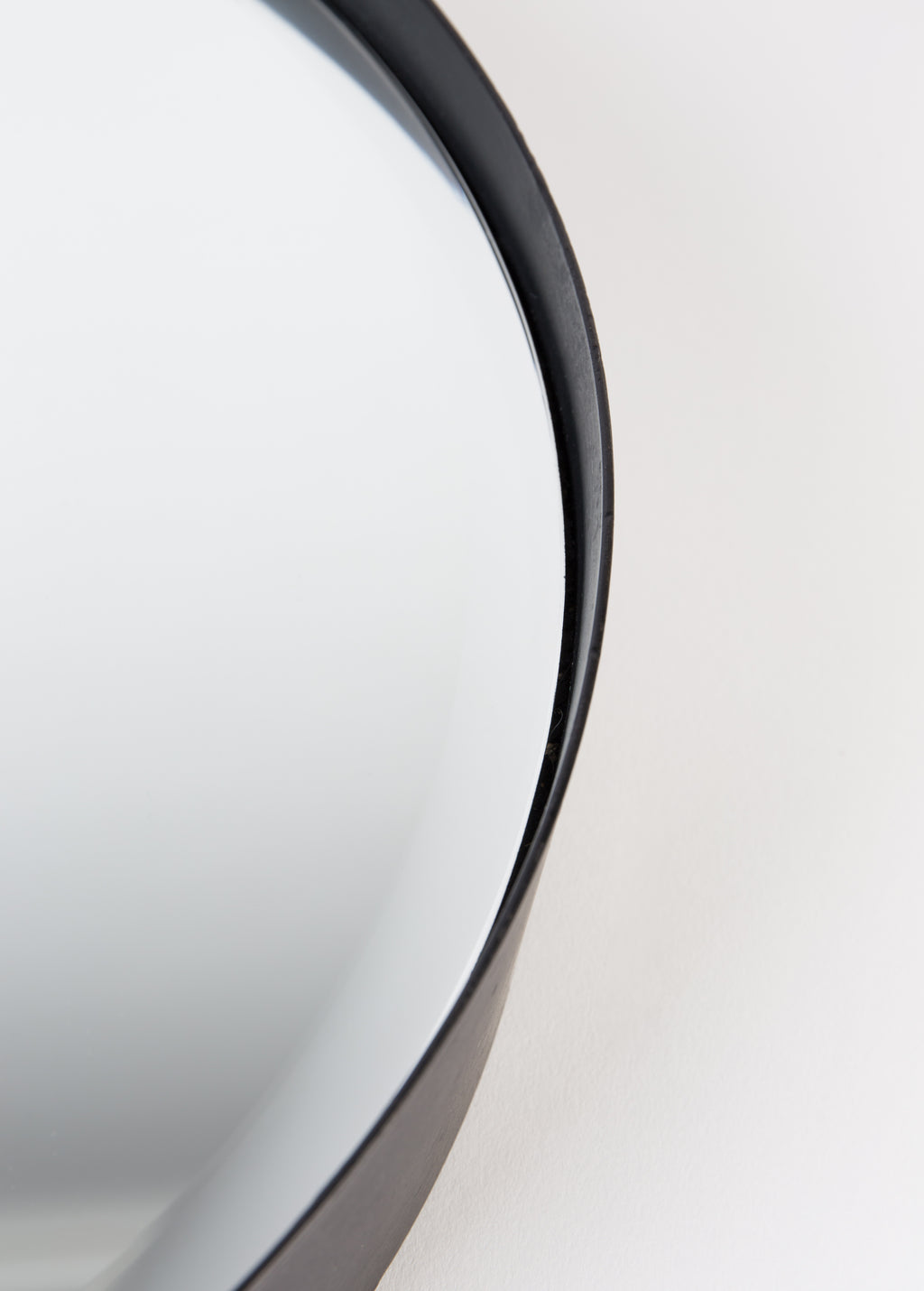 Medium Raj - Mirror - Steel - Black