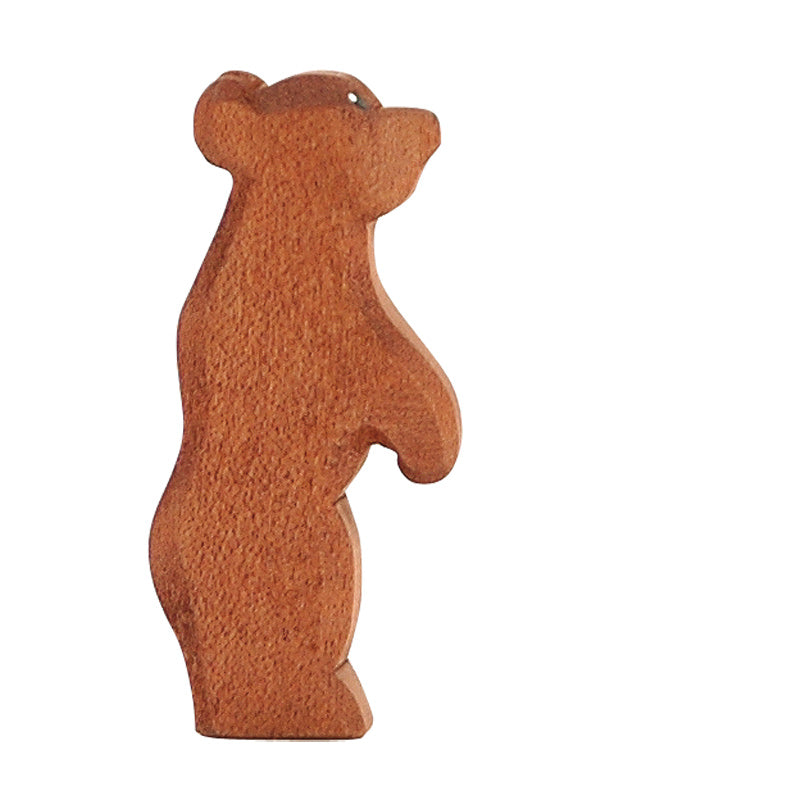 Figura de madera de osito de peluche, fabricada de forma ética y artesanal. Selección de Ostheimer en amaetc.com, tienda conceptual ecológica para niños