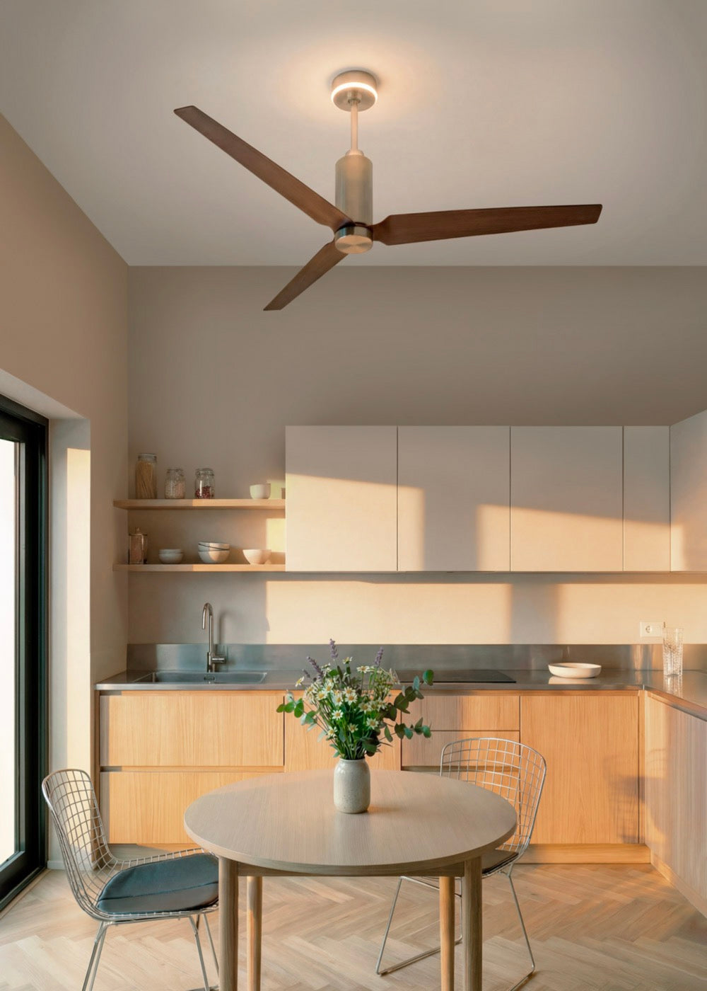 Wind Forma - Ventilateur De Plafond Silencieux 45W Avec Lumière D’Ambiance Optionnelle - Nickel/Effet Bois Foncé