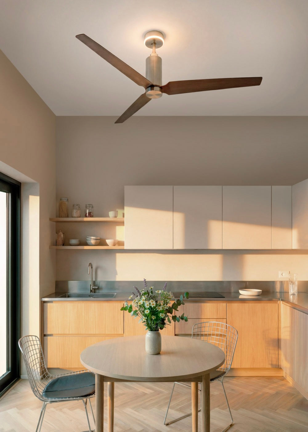 Wind Forma - Ventilateur De Plafond Silencieux 45W Avec Lumière D’Ambiance Optionnelle - Nickel/Effet Bois Foncé