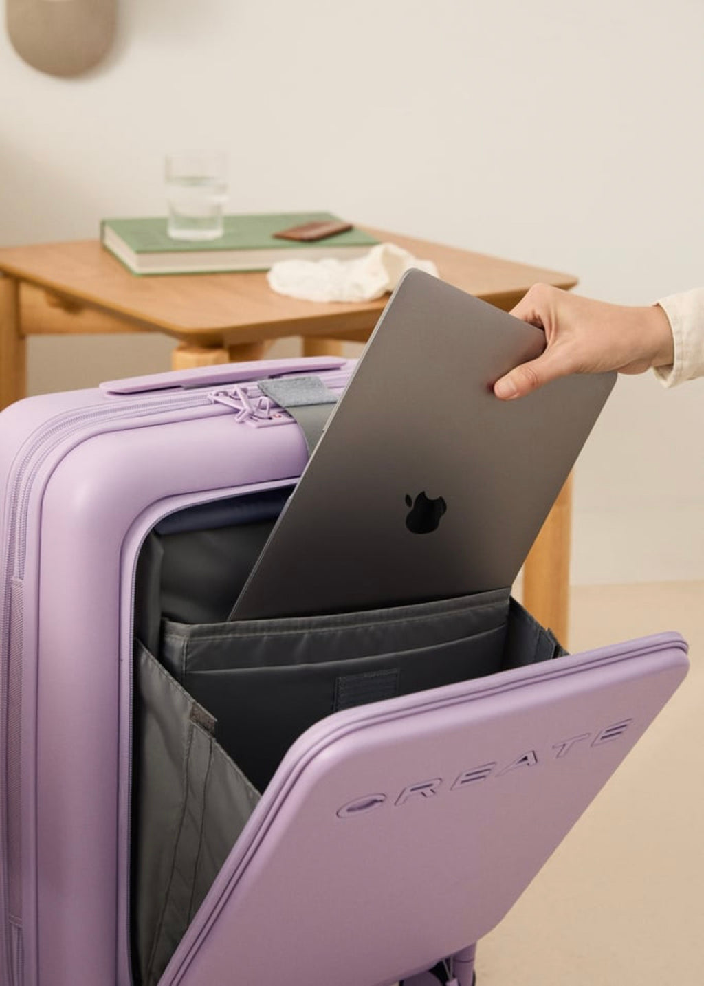 Luggage Studio Pocket - Maleta rígida extensible apta para compañías low cost - Lavanda