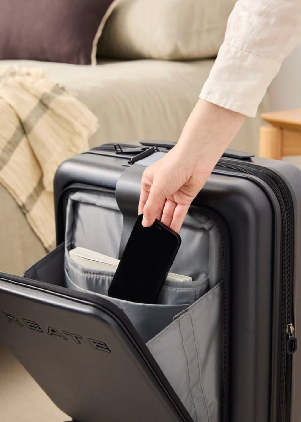 Luggage Studio Pocket - Valise Rigide Extensible Compatible Compagnies Low Cost - Noir