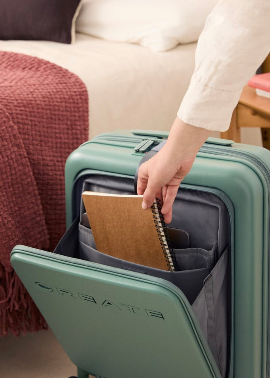 Luggage Studio Pocket - Maleta Rígida Expandible Compatible Compañías Low Cost - Salvia