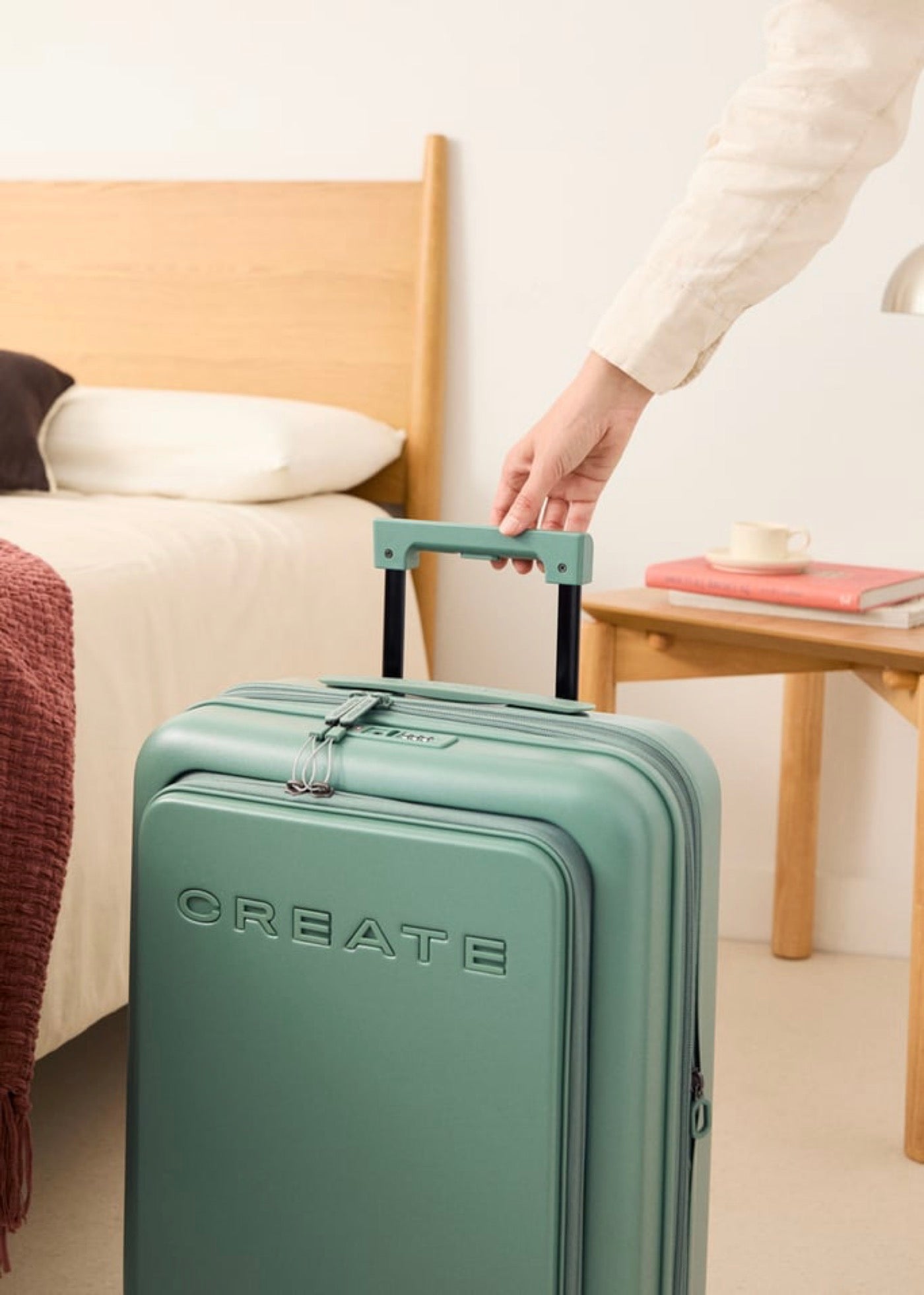 Luggage Studio Pocket - Maleta Rígida Expandible Compatible Compañías Low Cost - Salvia