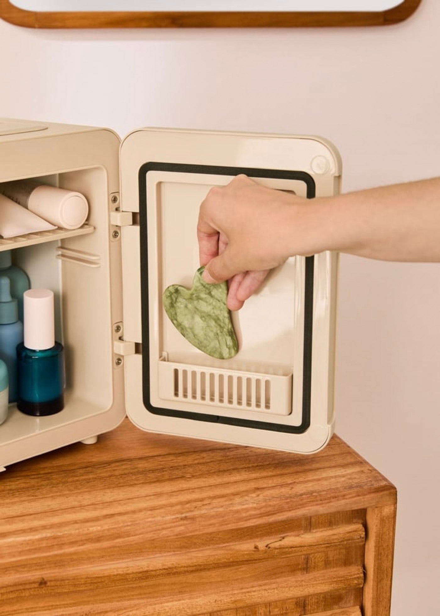 Skincare Mini Fridge - Mini Nevera Para Cosméticos 4L Con Función Frío O Calor - Arena