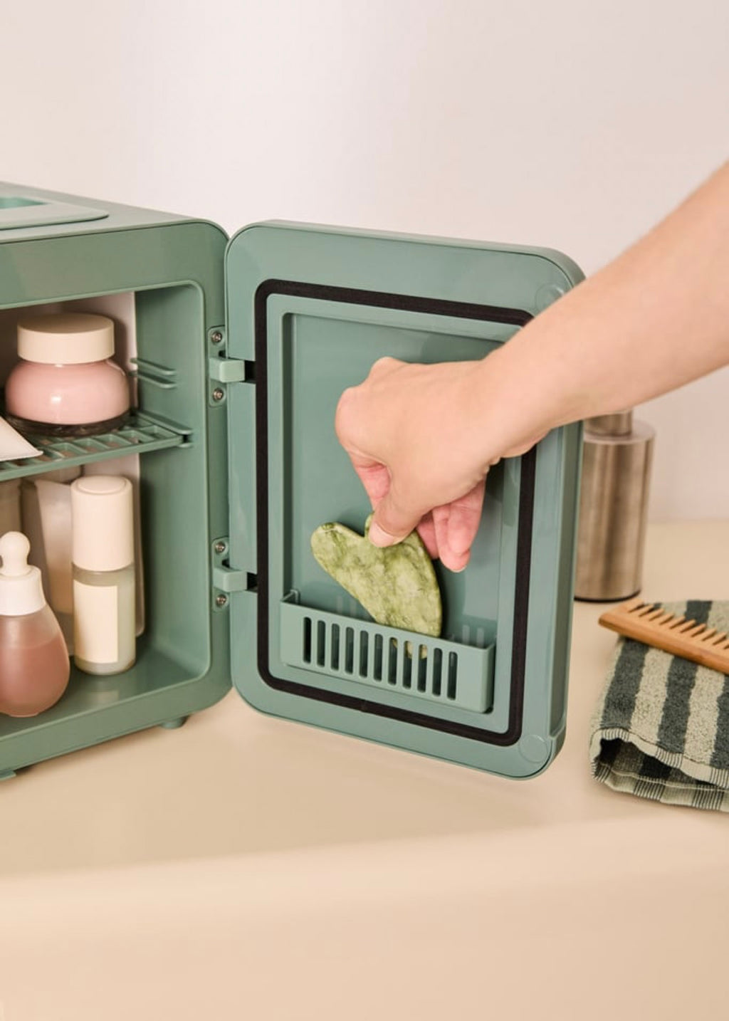 Skincare Mini Fridge - Mini Nevera Para Cosméticos 4L Con Función Frío O Calor - Sage