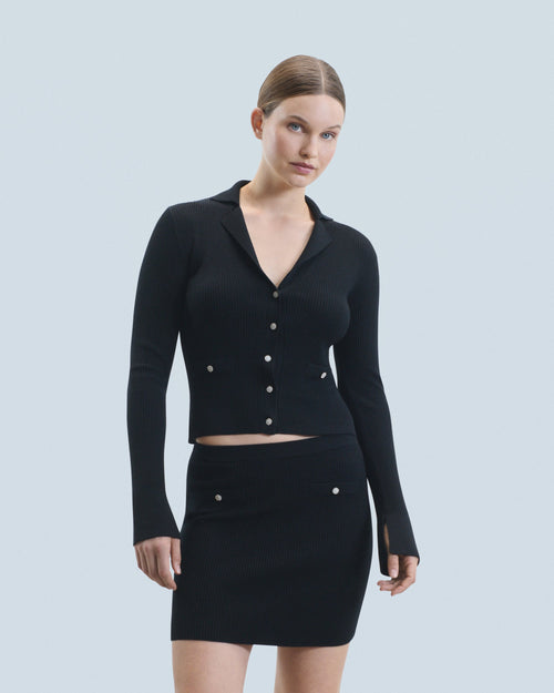 #label: Lotta mesure 1,79m et porte une taille S