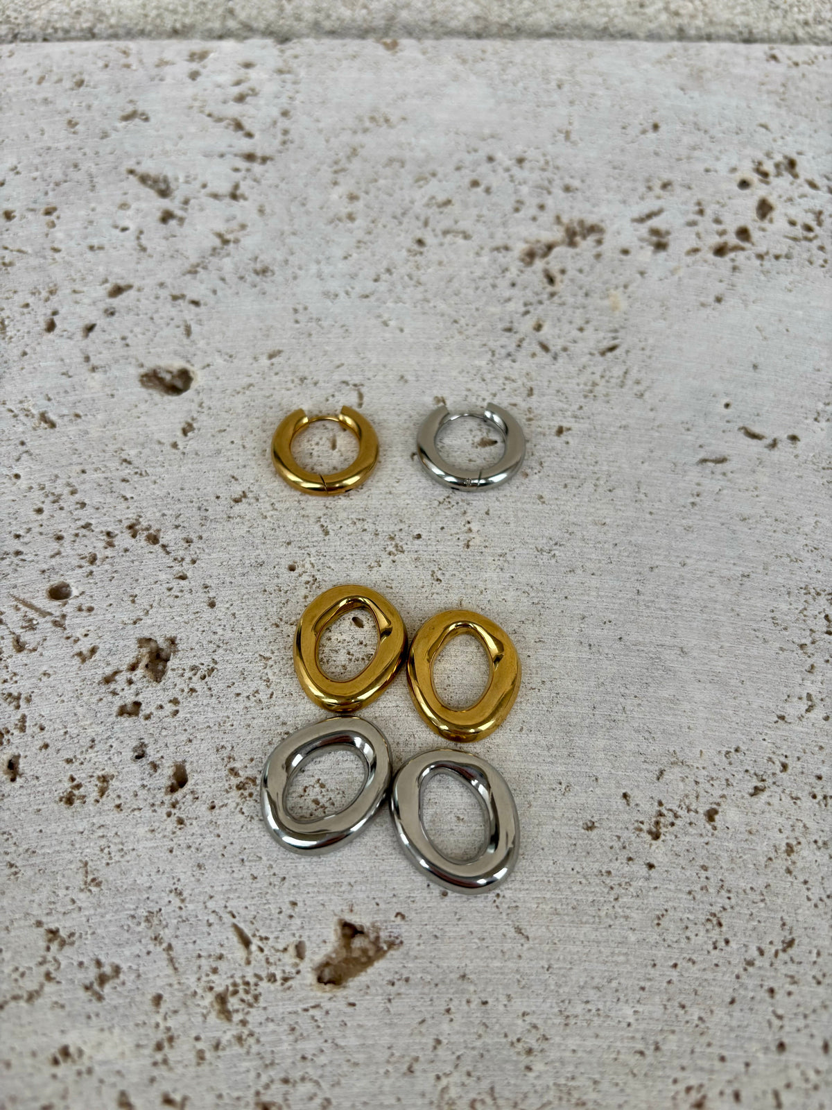 Boucles D'Oreilles Oval X Hoops