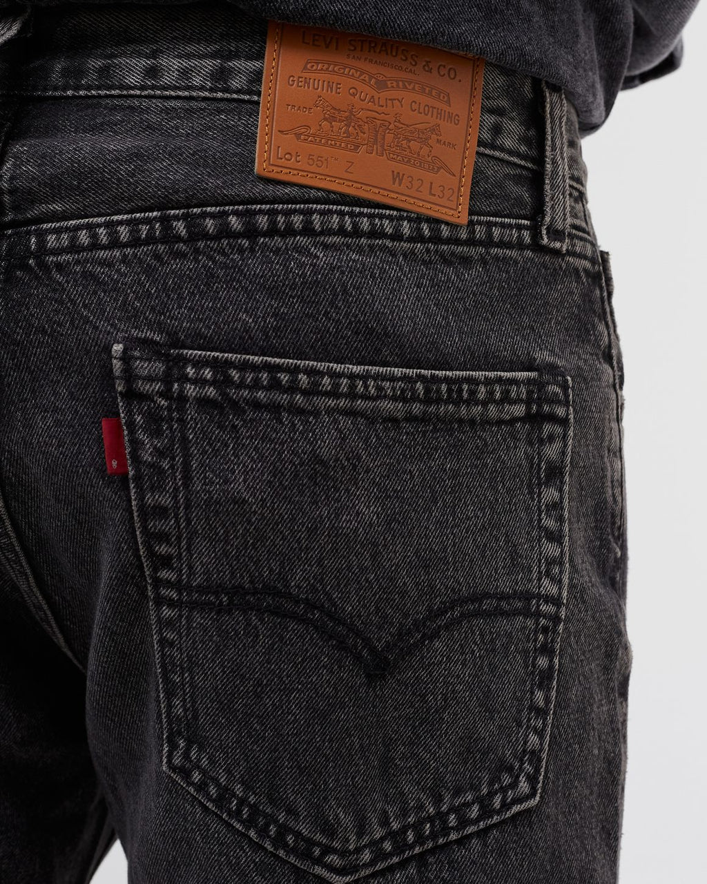 551Z Authentic Jeans (Straight)
