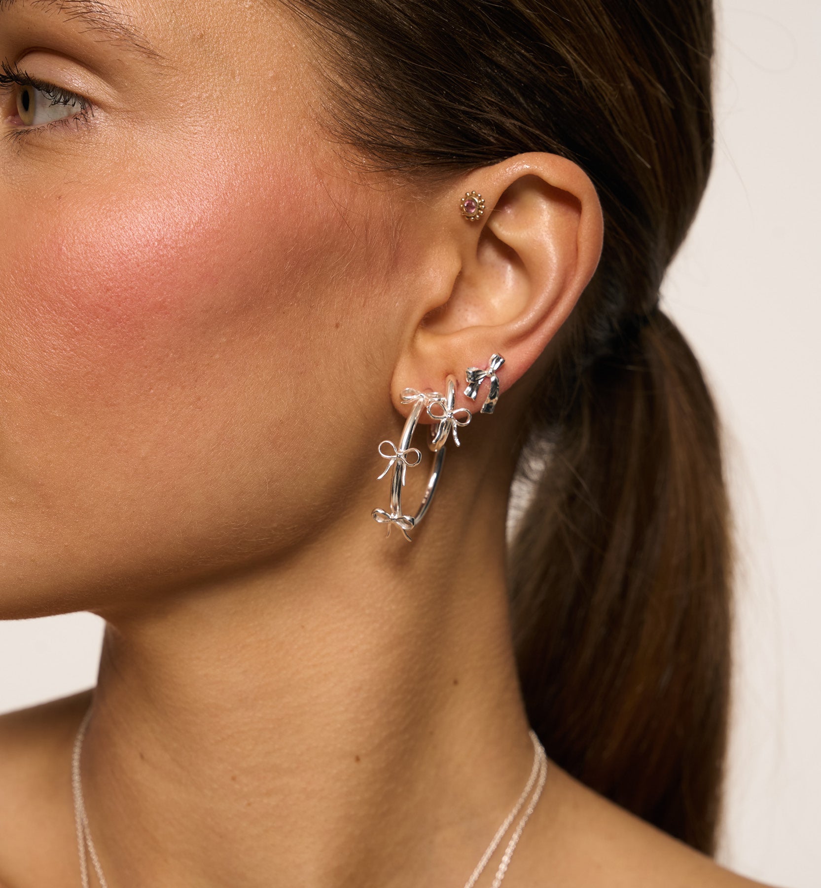 Puce D'Oreille Nœud Petit Modèle (À L'Unité)