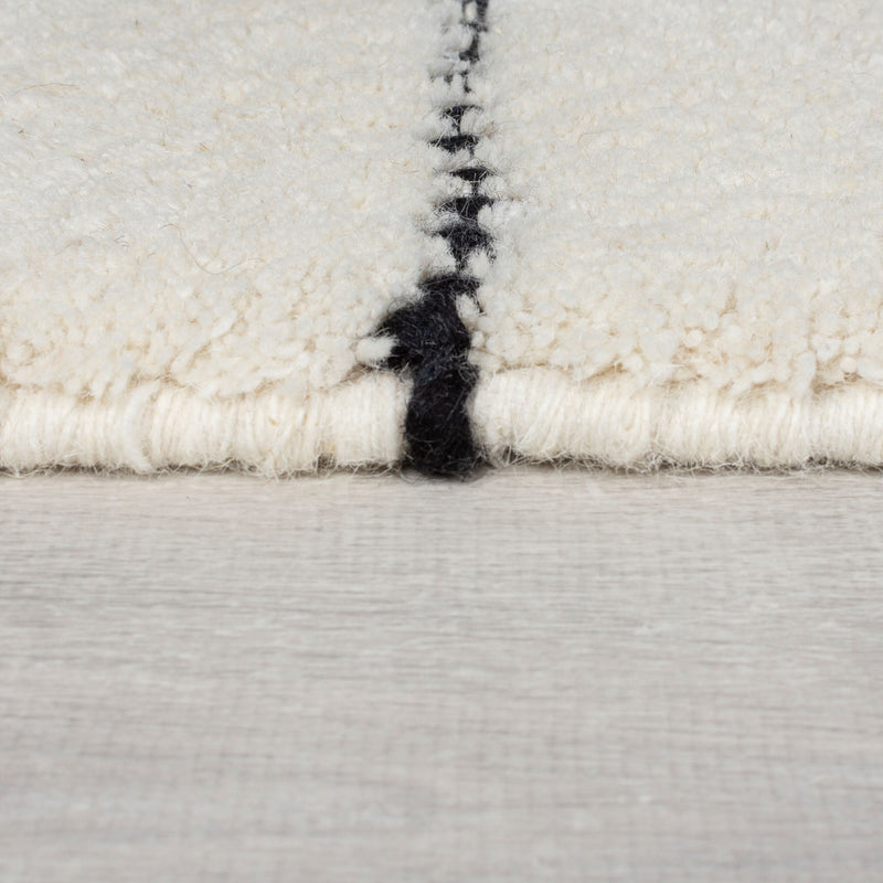 Tapis En Laine Noir Dottie Geometric