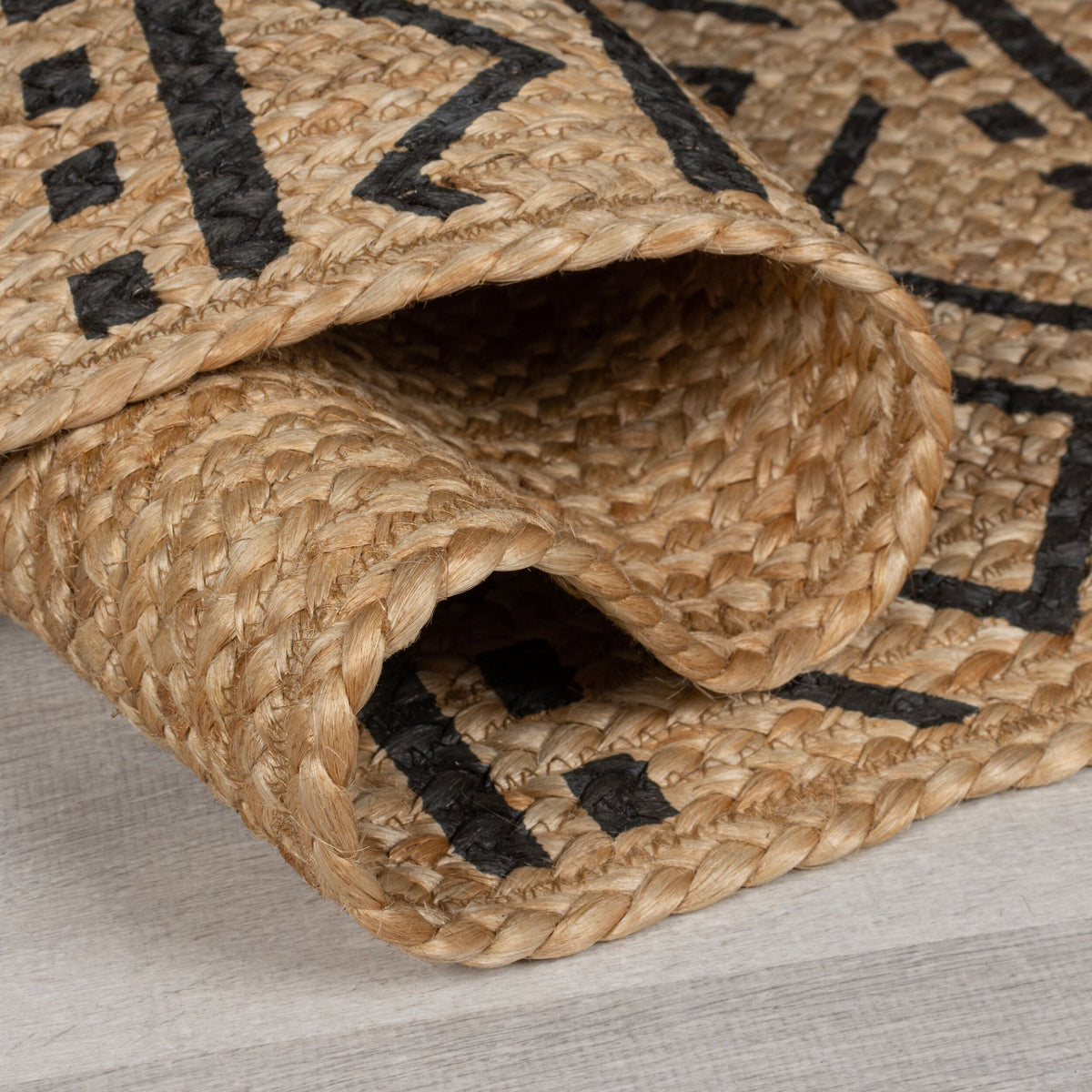 Luis Jute Rug