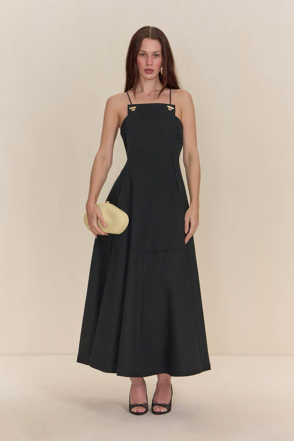 Robe Maka - Black