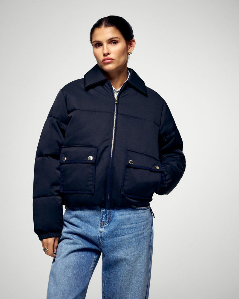 #label: Julieta mesure 1,73m et porte une taille S