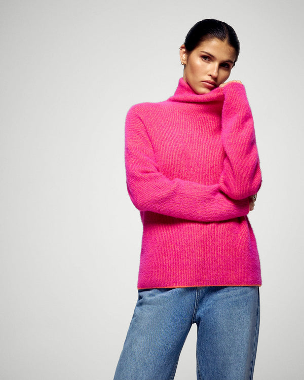 #label: Julieta mide 1,73 m y lleva una talla S