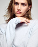 #label: Selaa mesure 1,73m et porte une taille S