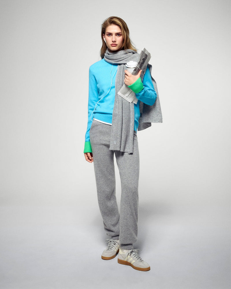 #label: Selaa mesure 1,73m et porte une taille S