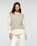 #label: Paige mide 1,81 m y lleva una talla S