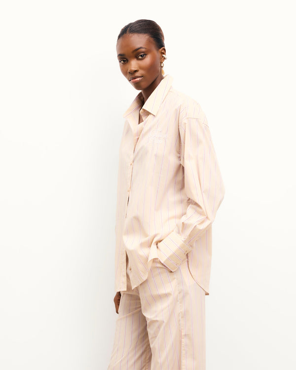 #label: Javielis mesure 1,80m et porte une taille S