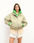 #label: Claudia mide 1,78 m y lleva una talla S