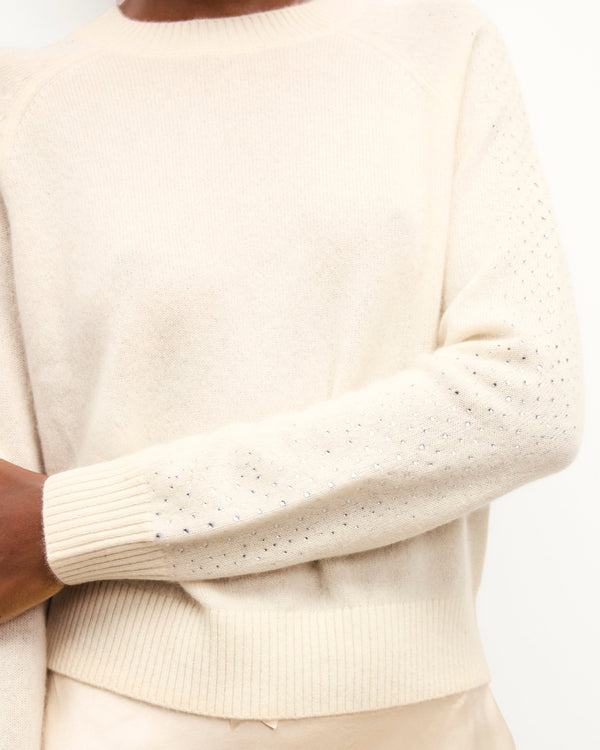 #label: Janelle mesure 1,77m et porte une taille S