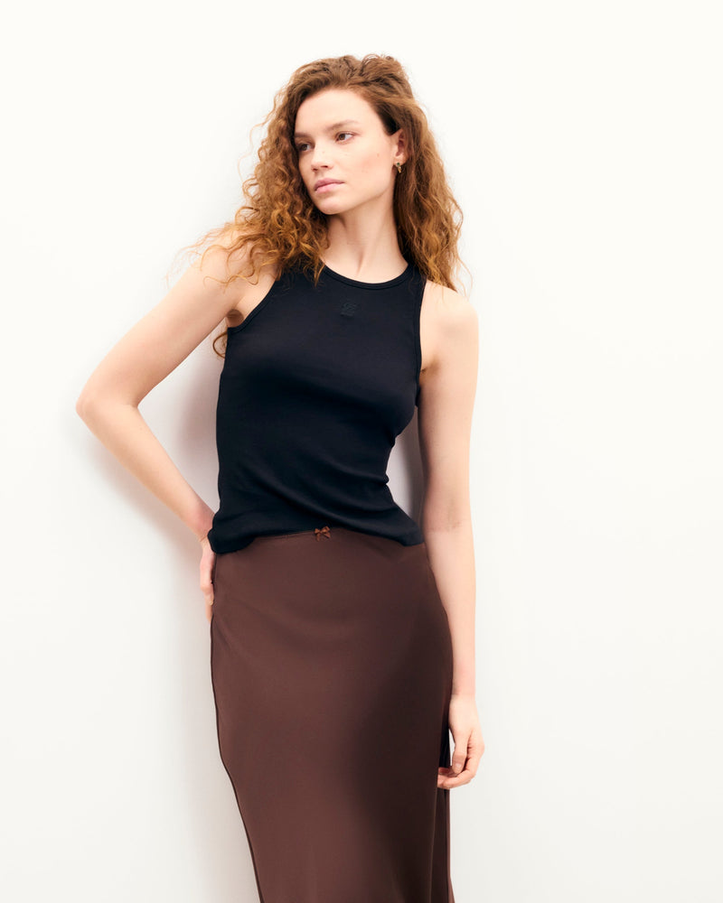#label: Liza mesure 1,80m et porte une taille S