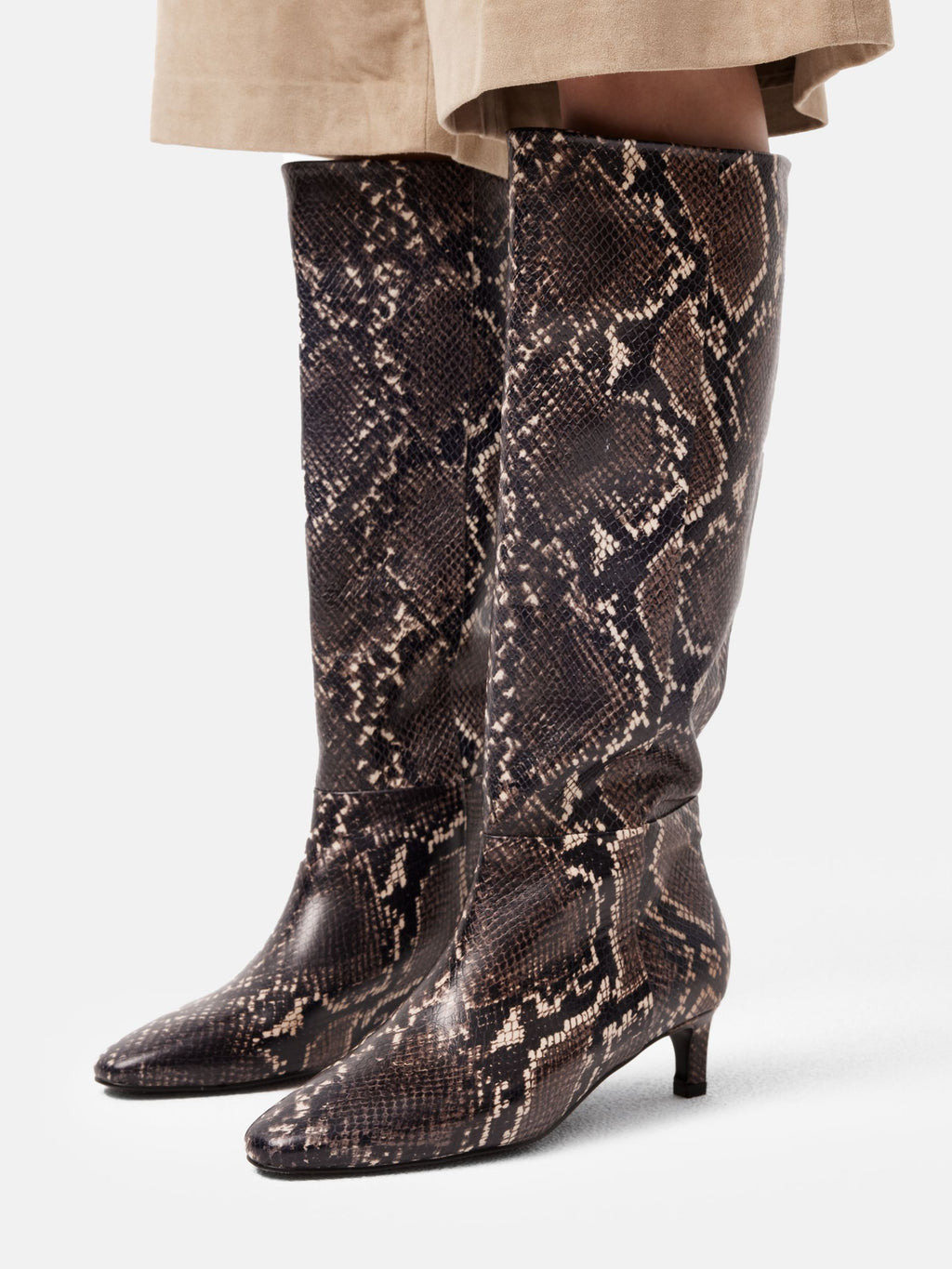 Easy To Achieve Boots - Brown