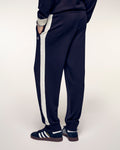 #label: Arnau mesure 1,87m et porte une taille M